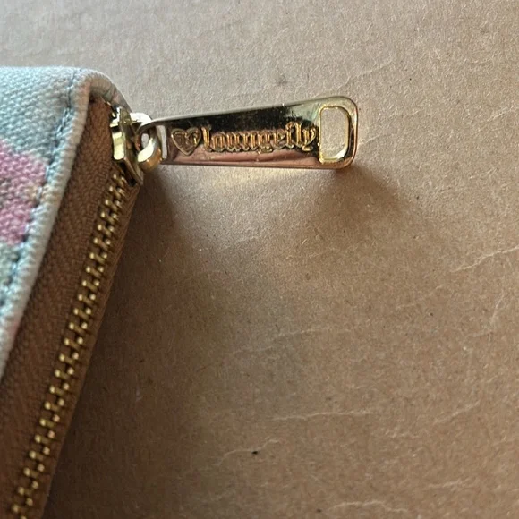 NWOT Disney Stitch Loungefly pastel wallet RARE zip around - Picture 9 of 16